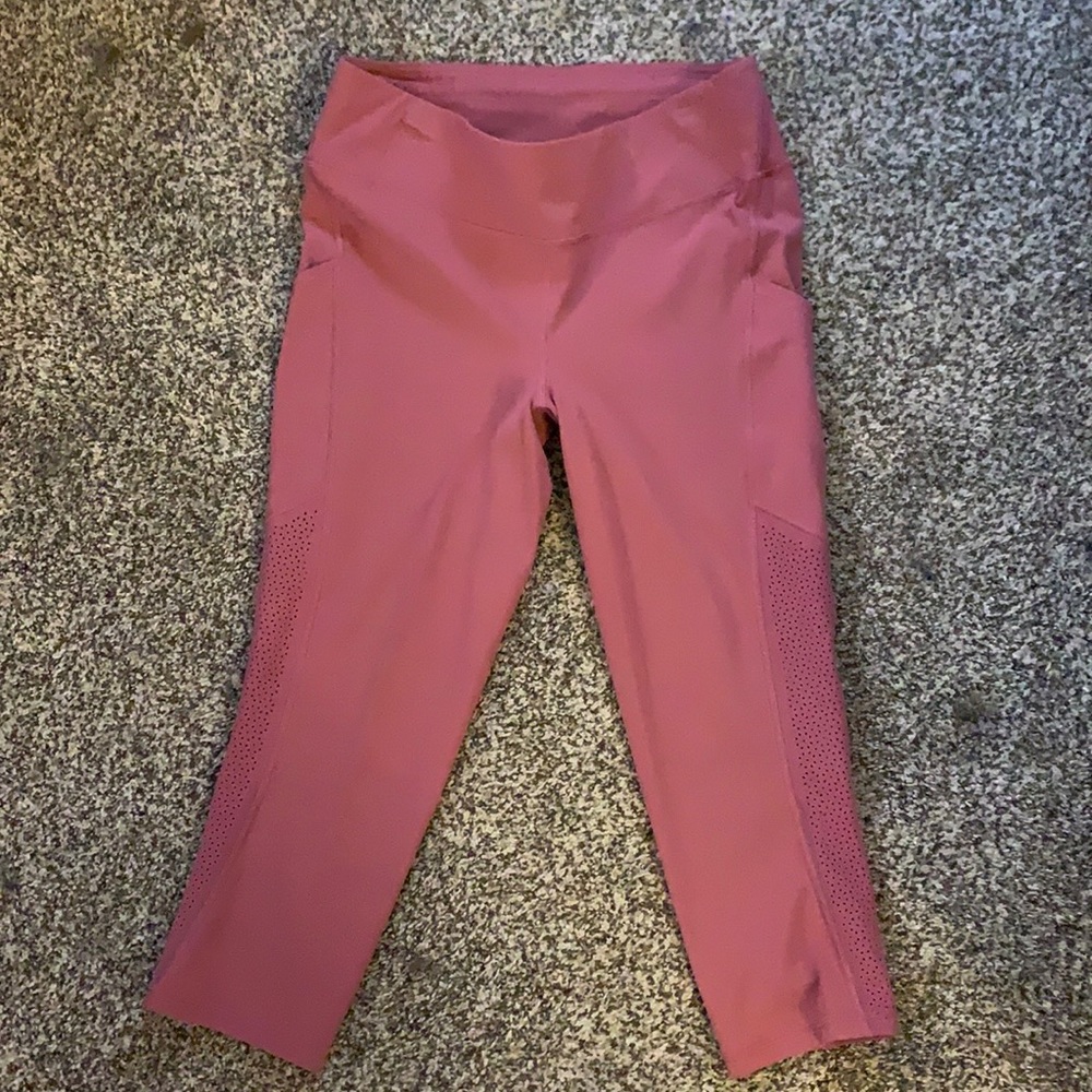 Pink Lululemon Wunder Under Luxtreme leggings